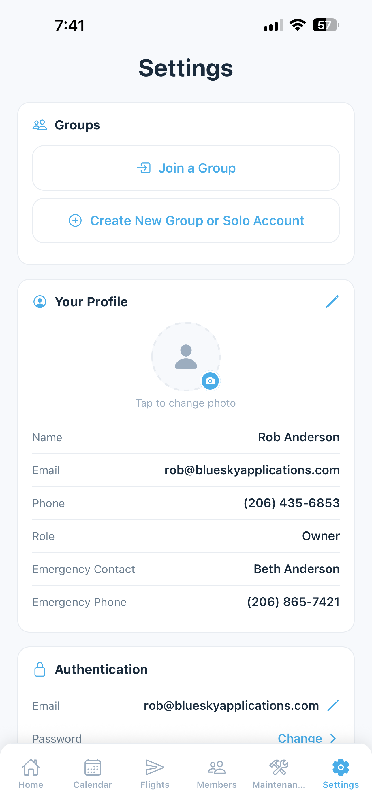 Settings screen showing profile, group, aircraft, and subscription sections